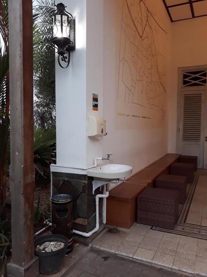 Mexolie Hotel Kebumen Exterior photo