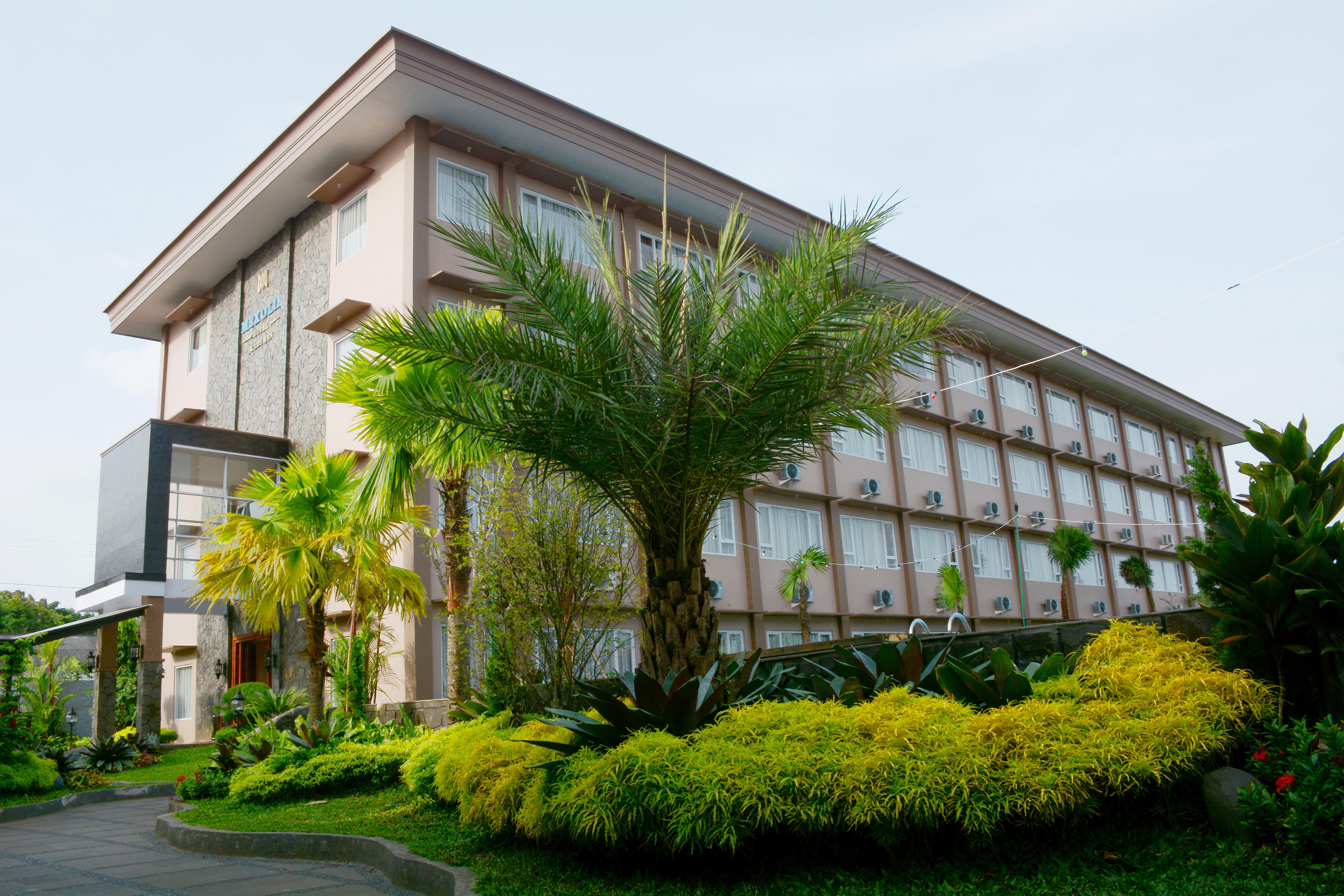 Mexolie Hotel Kebumen Exterior photo