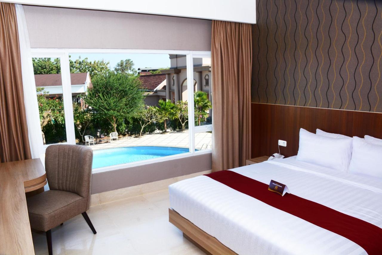 Mexolie Hotel Kebumen Exterior photo